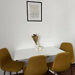 La Mont דירה *